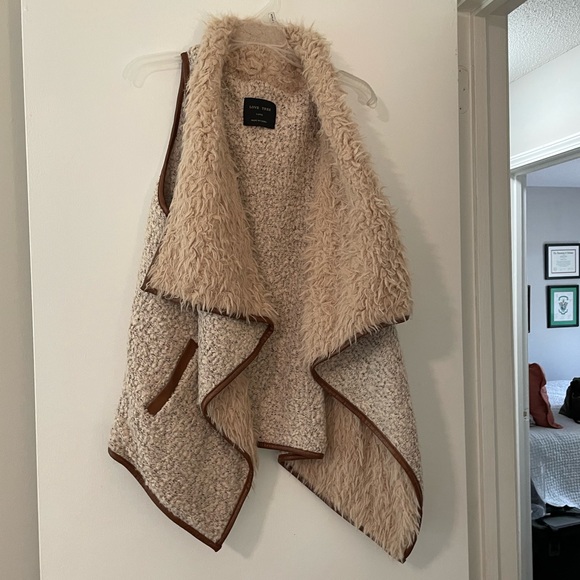 Love Tree Jackets & Blazers - Sherpa vest
